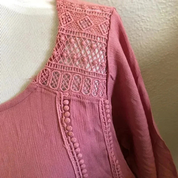Lane Bryant NWT Dusky Pink Long Sleeve Rayon Lace Top Blouse Shirt Round Neck - Picture 2 of 8